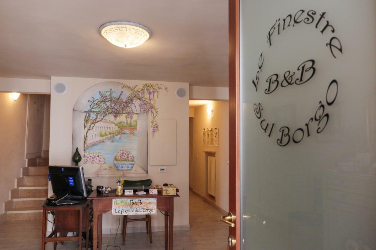 Le Finestre Sul Borgo Rooms Пескьера-дель-Гарда Экстерьер фото