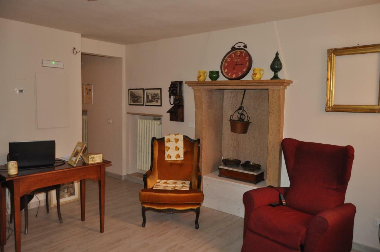 Le Finestre Sul Borgo Rooms Пескьера-дель-Гарда Экстерьер фото