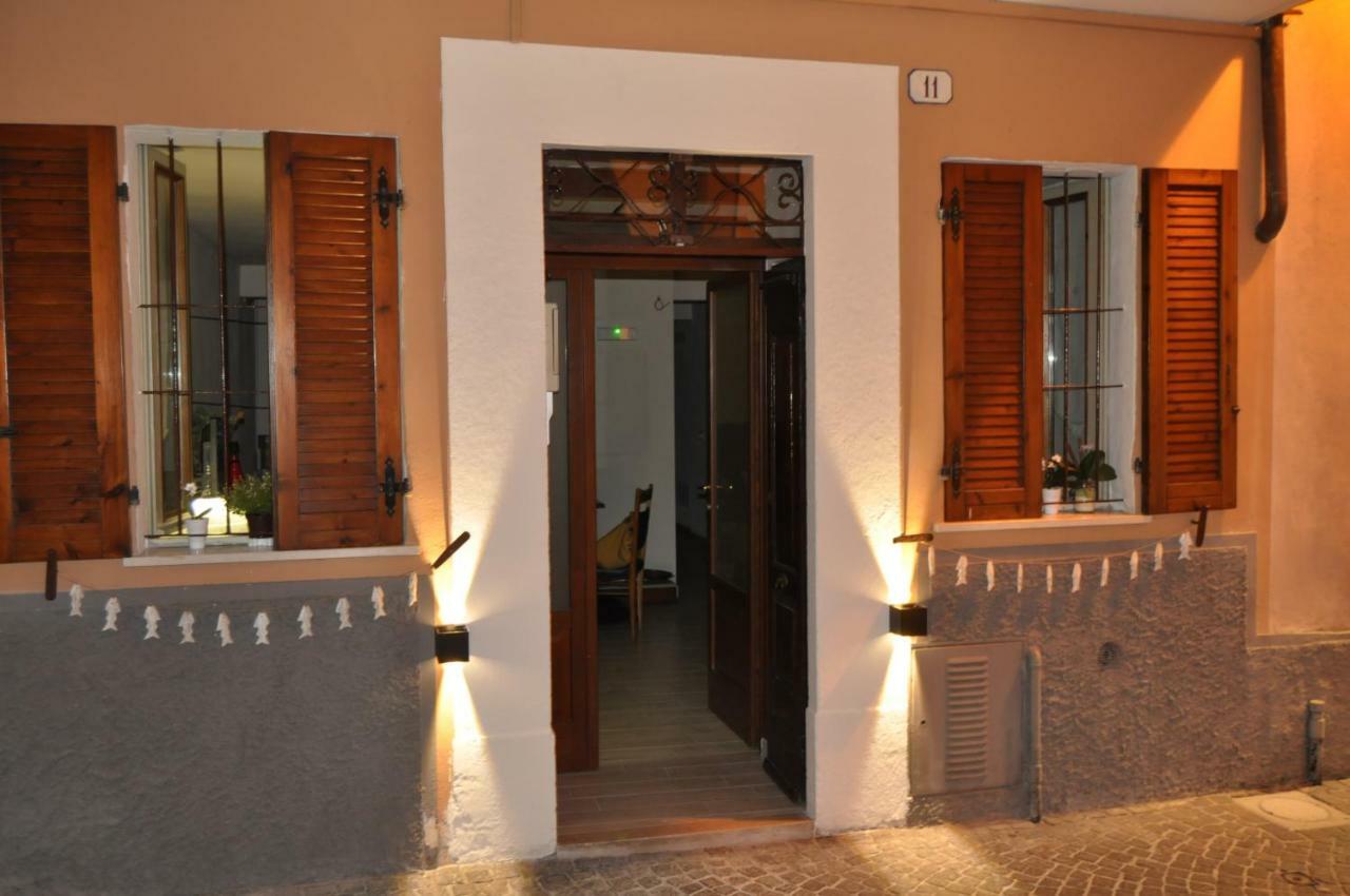Le Finestre Sul Borgo Rooms Пескьера-дель-Гарда Экстерьер фото